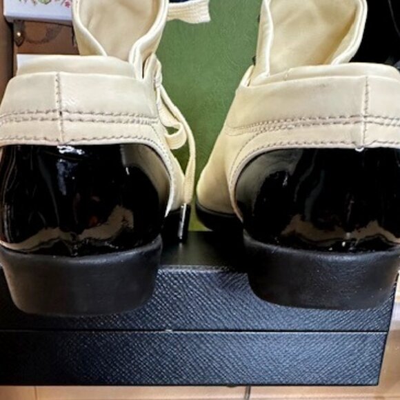 Chanel Size 38 Interlocking CC Logo Lambskin Sneakers - Picture 6 of 8